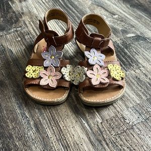 Size 7 girls sandals
